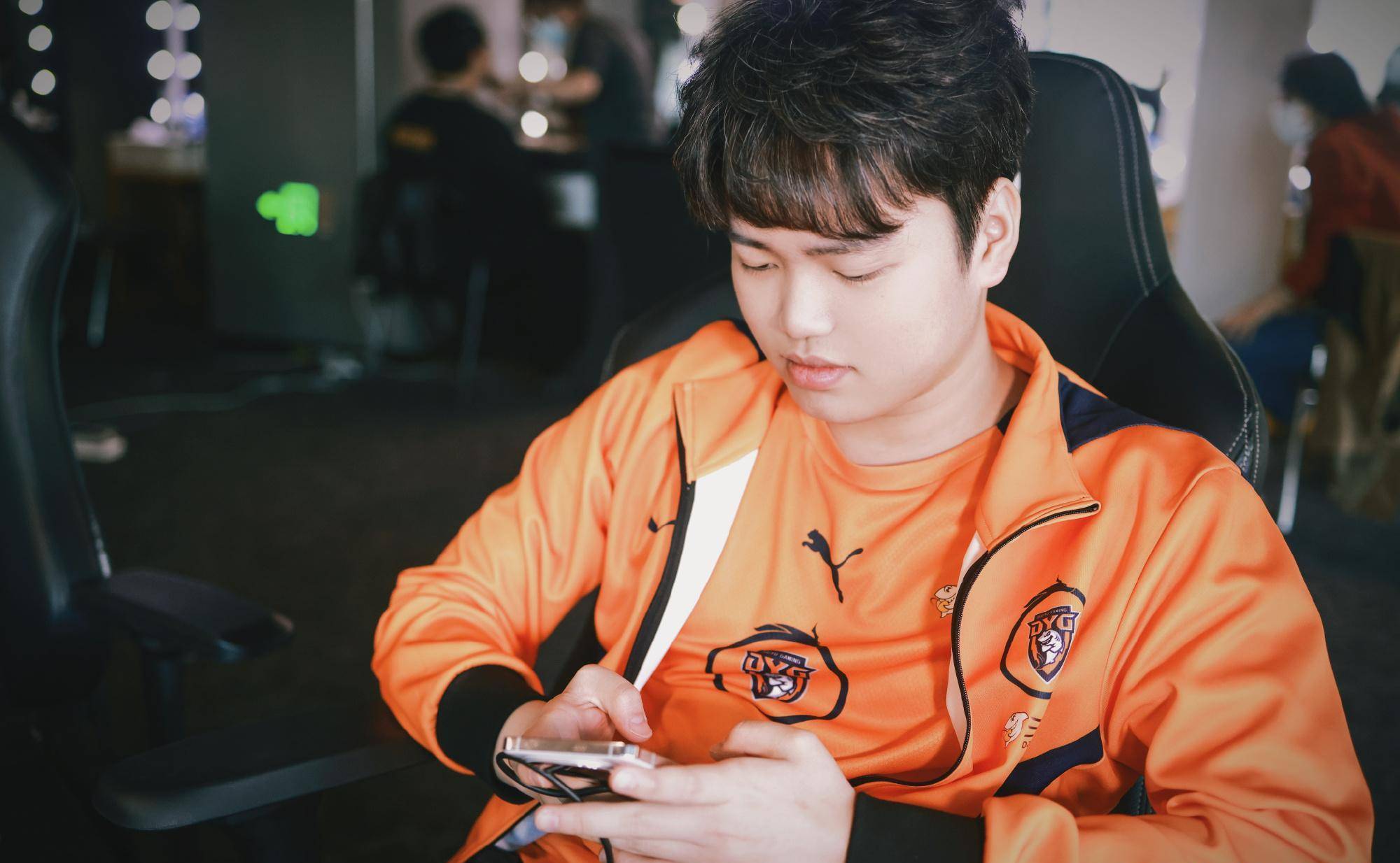 wb小白熊去向已定?kpl转会瓜:dyg如我们所愿,狼队要补强二队!