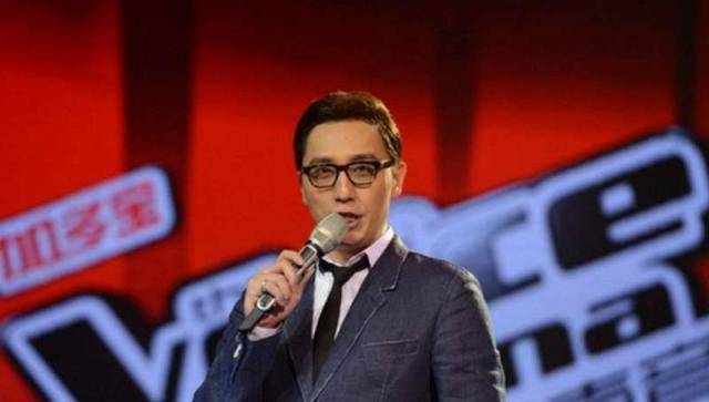 作为《中国好声音》的当家主持人，华少可以说是因为主持《中国好声音》成为了家喻户晓的主持人