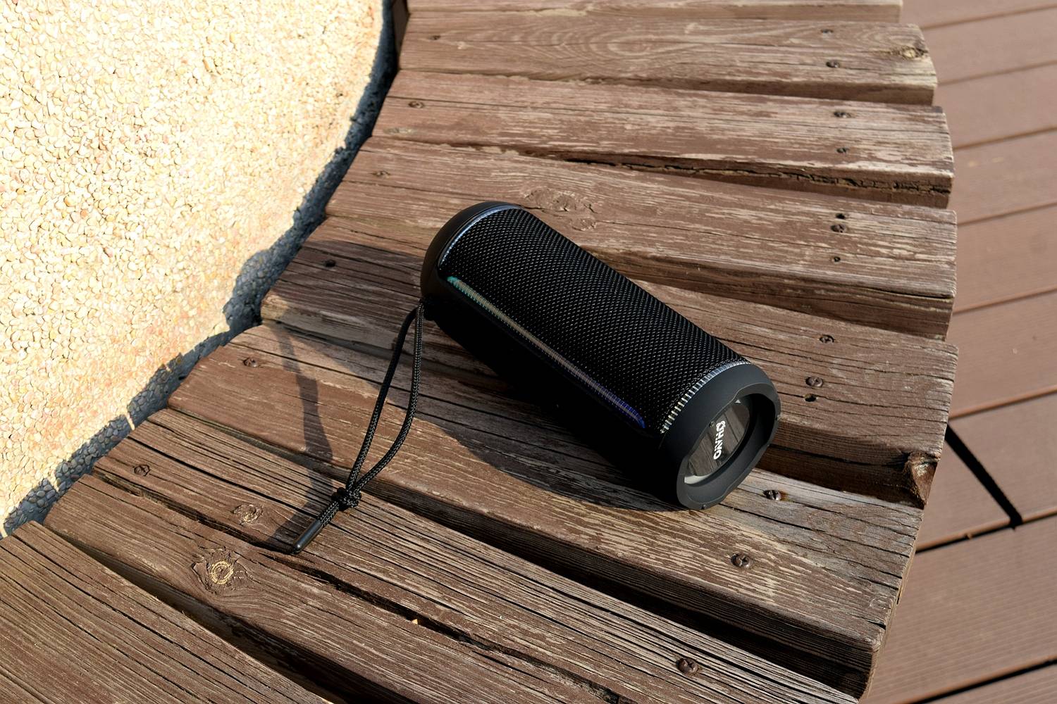 增强版赛道扬声器,全密封腔体设计:雷登x30蓝牙音箱评测!