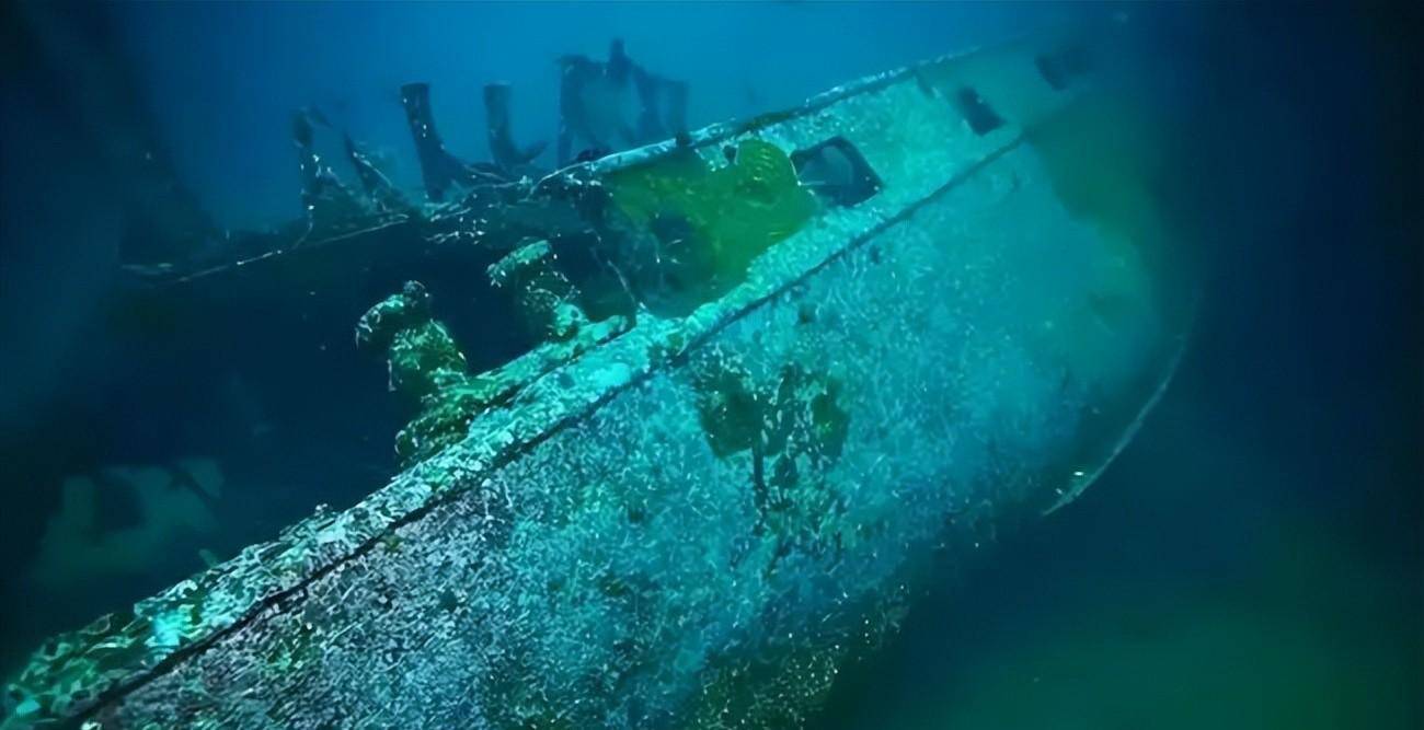 1949年太平轮撞船沉没,一个水手被困轮机舱内,他为何能生还下来