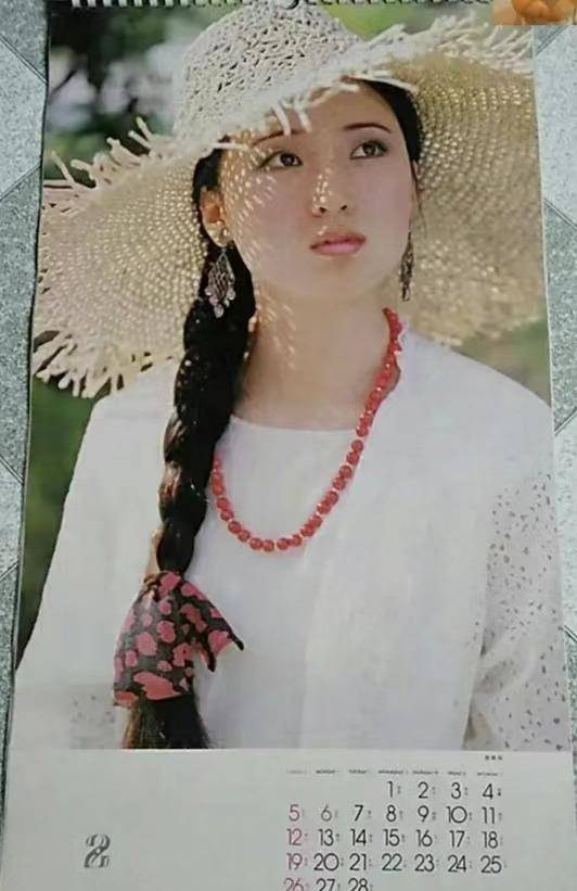 陈晓旭的22张挂历照片,古装眉目如画,现代装别有一番气质_林黛玉_封面