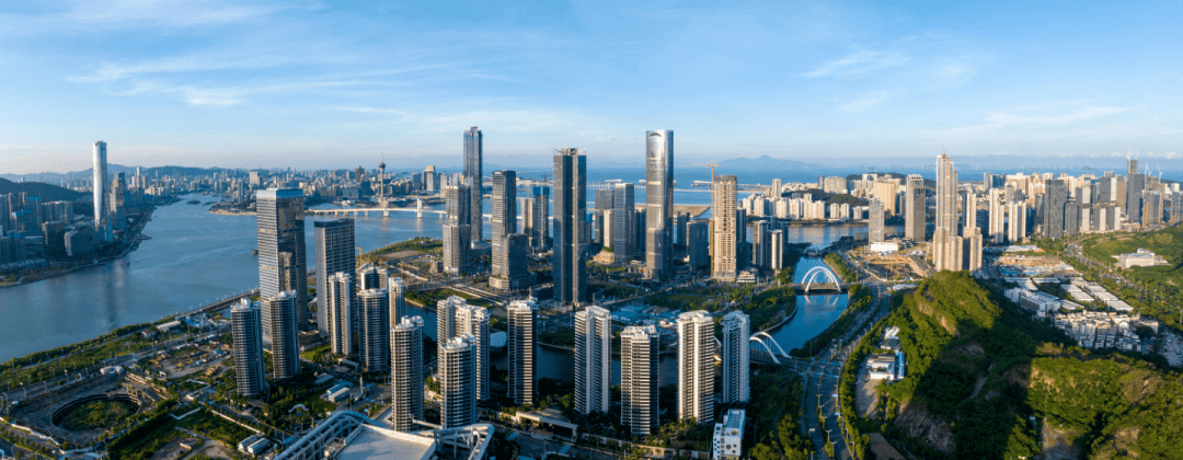 建设琴澳智慧低碳共生新城市,构建与澳门一体化高水平开放新