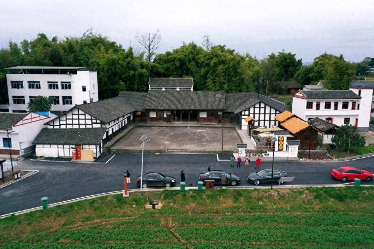 四川广安花桥乡贤馆:助力乡村振兴 弘扬乡贤文化_花桥镇_谭泽钜_院子