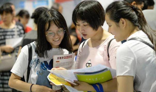 民辦二本和公辦二本的差距,不僅是學費,學生了解清楚後再選擇_院校