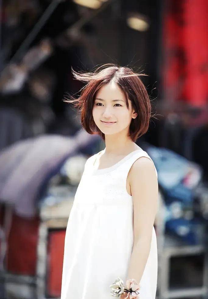 中村友理:一双宛如星辰般璀璨的大眼睛,充满知性的光芒_魅力_日本