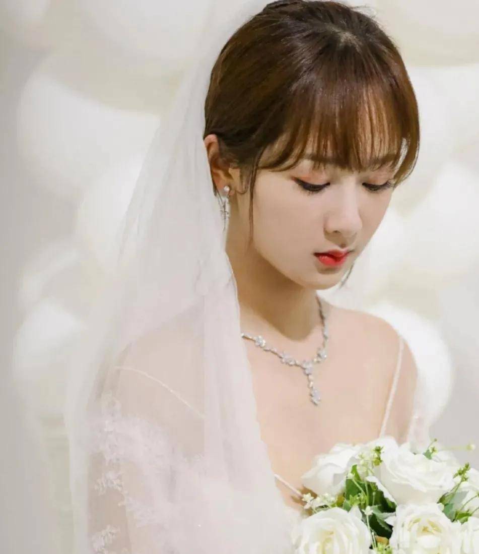 盘点演员杨紫这些年的角色滤镜,最后一个简直太惊艳_佟年_小雪_性格