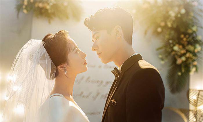 热播,芒果台又一医生剧来袭,看到"结婚照"沦陷了_婚纱照_周雨彤_龚俊