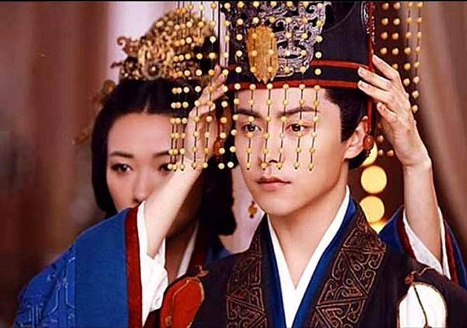 喂马劈柴,还有美女皇后陪伴左右_皇帝_曹操_刘辩