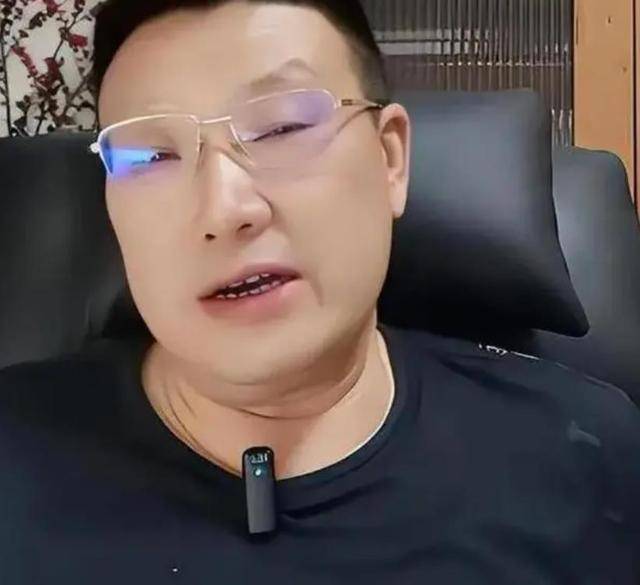 随着时间的推移,潘科律师的行为变化着实让人出乎意料.