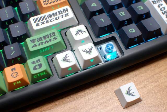 潮物分享:珂芝上新Z98 IP定制款机械键盘,二次元爱好者必入