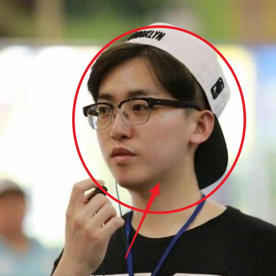 而在秦川玺发布之后,导演姚译添却忍不住了,一向比较低调内敛的他