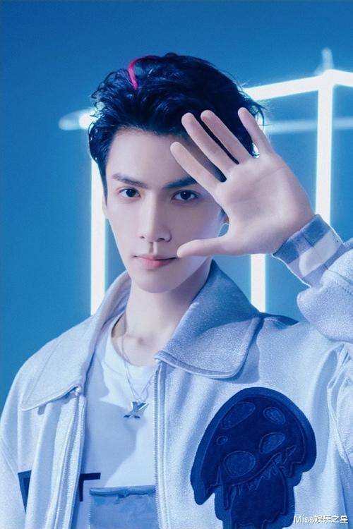 "罗云熙,舞蹈被电视认可,游戏圈被封神,会弹也会唱_实力_专辑_钢琴