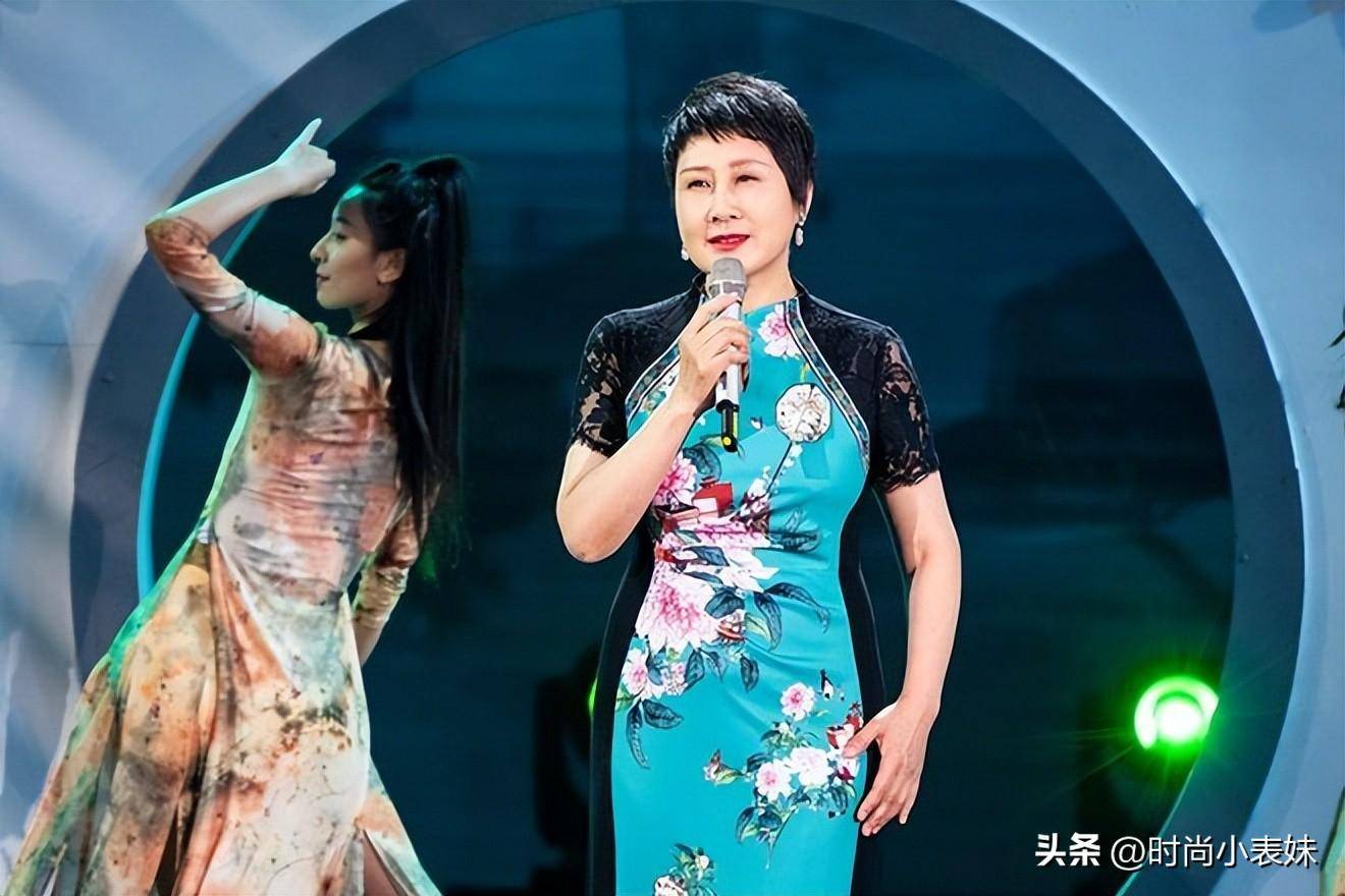 张凯丽穿旗袍赢赵雅芝,真姐姐假少女,中年女性也不输年轻人!