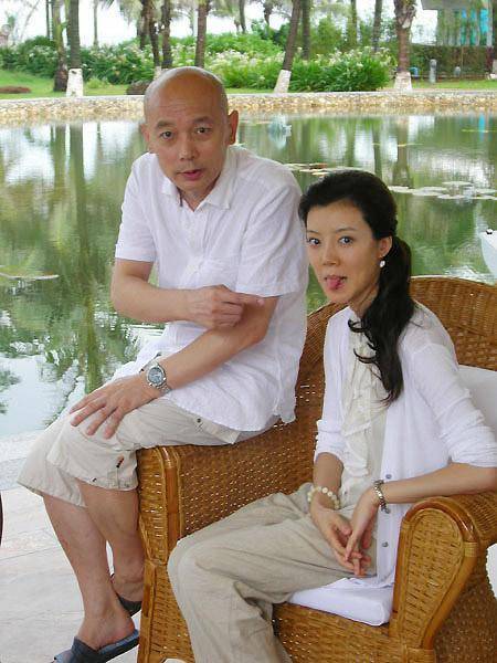 有实力,却偏偏嫁豪门,结果人财两空的5位女星_贾静雯_安以轩_李赛凤