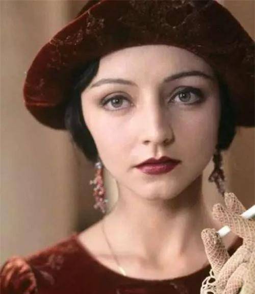 一个有钱多金,两男共享同一个老婆,22年未曾发现_阿娜_伊斯_雨果