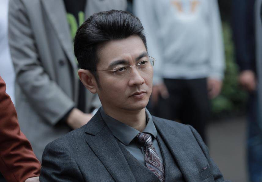 最明显的是高粱---黄景瑜,而这差点没认出来的,则是夏侯镔老师