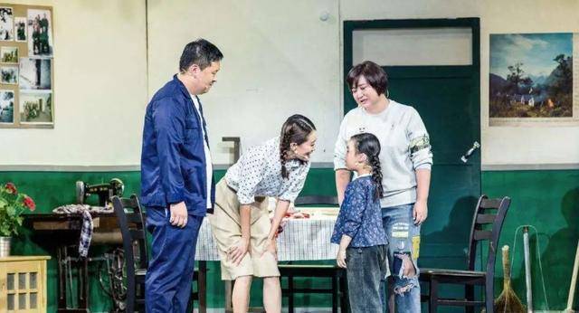 《你好,李焕英》上映前,先来说说小品版_贾玲_妈妈_舞台