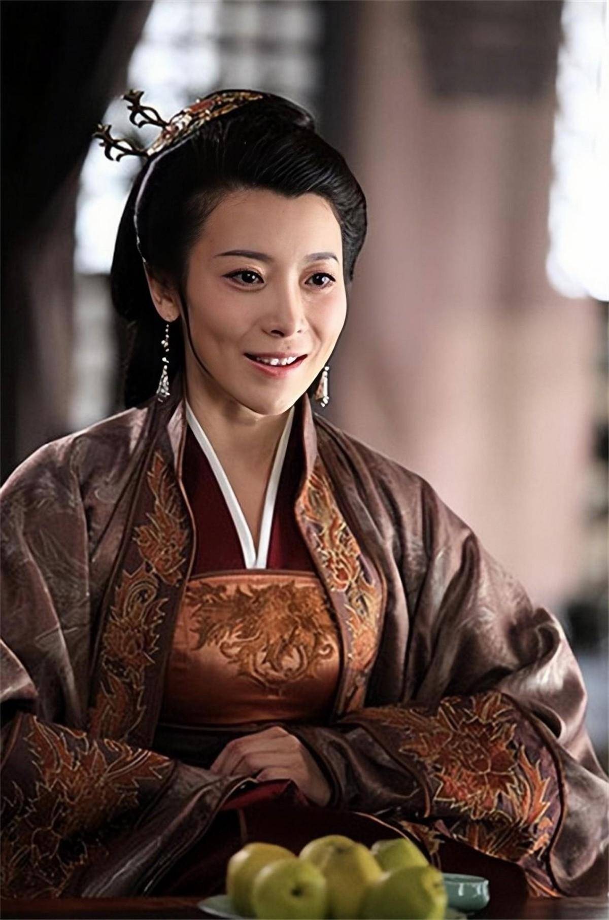 优秀演员张国民:因"高大泉"成名,晚年生活幸福美满_父亲_李铁军_电影