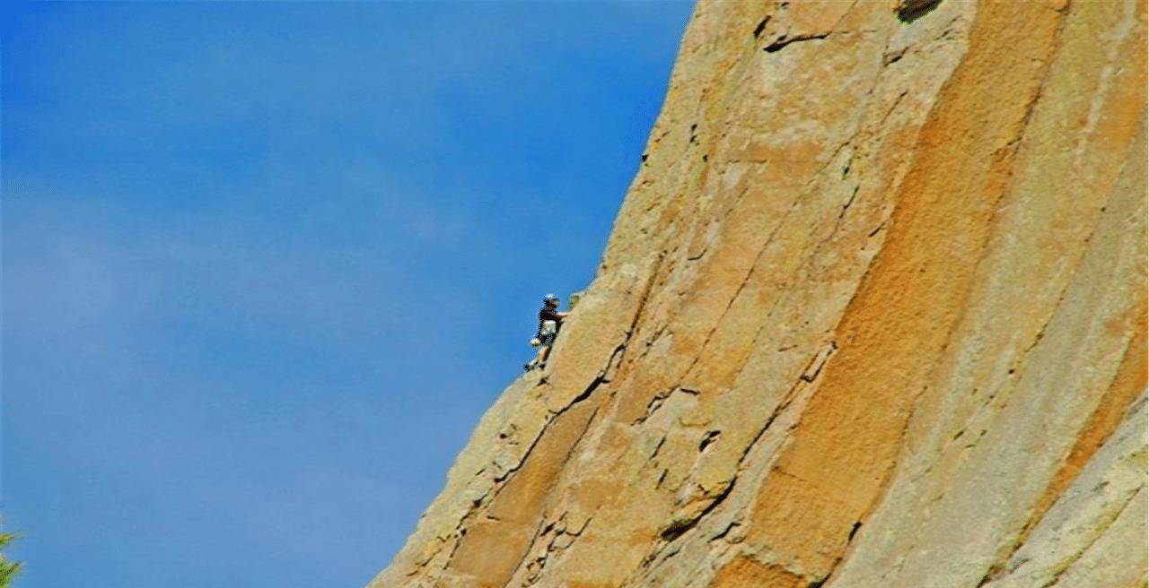 攀爬难度高过珠穆朗玛峰的山,高度只有264米,为何成功率仅0.2%!