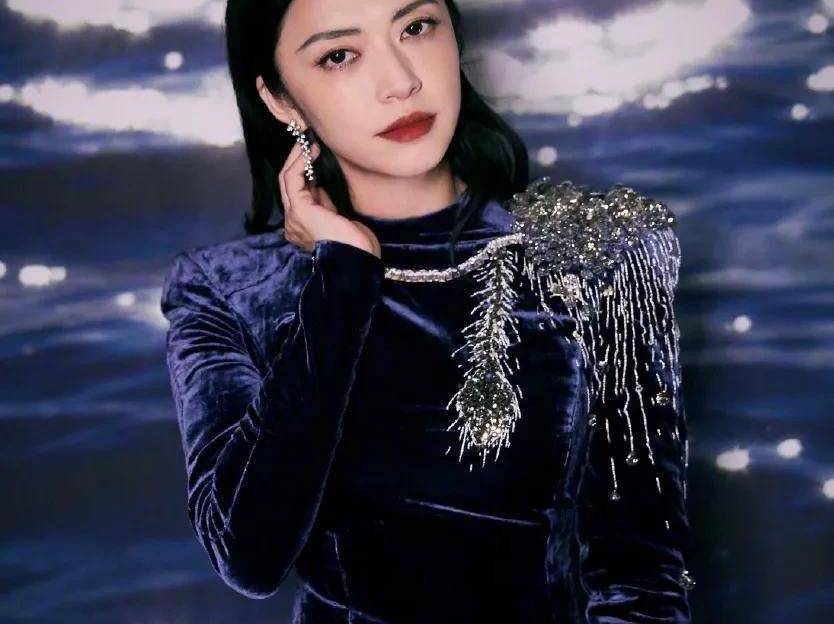 难以想象这样的容颜如果没有姚晨式的大嘴巴,是否还能引人注目?