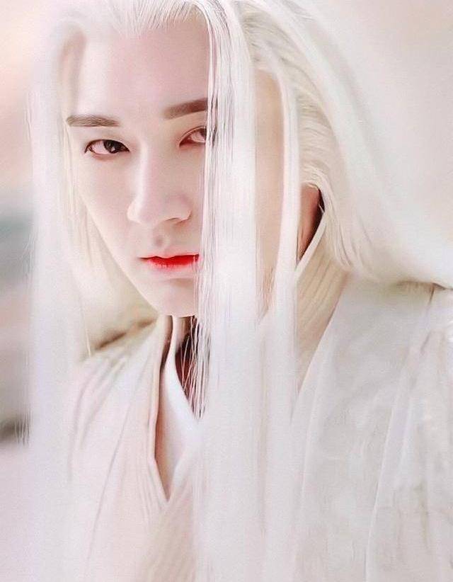 原创《琉璃》不只火了袁冰妍,还火了张予曦,与成毅合作新剧正在拍摄