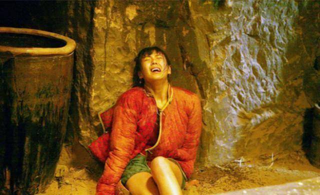 《白鹿原》:女人面对权势会脱下裤子,男人面对诱惑会卸下伪善_田小娥