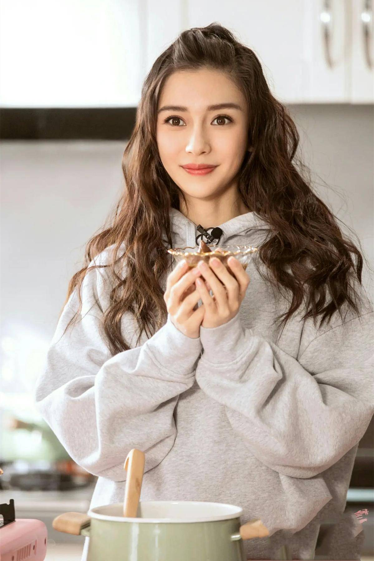 杨颖复出的最好办法,只要她敢这么做了,绝对没人敢拦她半步_明星_其他