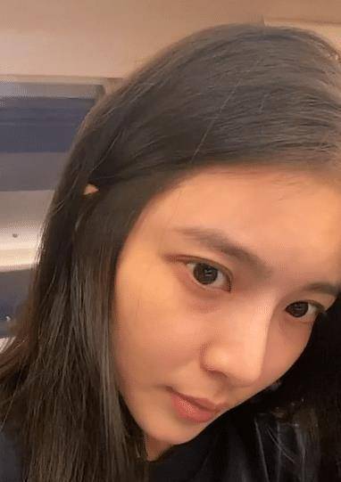 杜淳老婆晒素颜,被疑整容删差评,王灿怒怼"挑刺"网友脾气火爆_状态_双