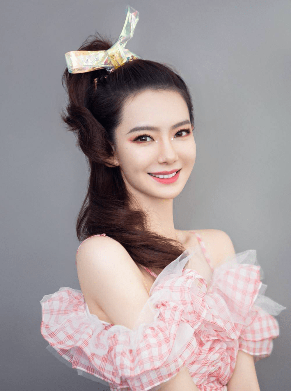 戚薇39岁写真大赏:性感水蜜桃惊艳全网,网友:这是真实存在的吗?