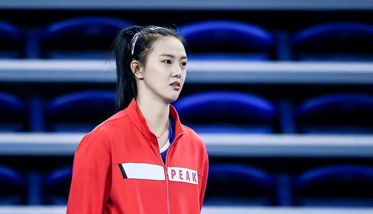 张常宁轰轰烈烈归来,中国女排重燃荣耀之火,国际排联齐声祝贺!