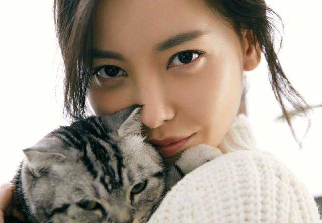 然而也有网友爆料称丁一昕患有妄想症,她的朋友甚至留言表达担忧,希望