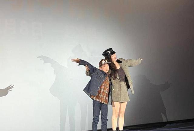 子出席活动,无滤镜截图暴露真实状态,沧桑不止10岁_网友_皮肤_蔡国庆