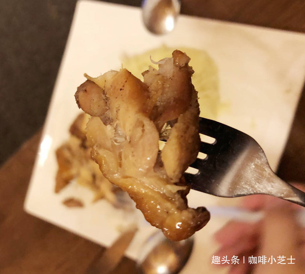 姐妹们,你们遇到那个能让你忍不住舔盘子的男人了吗?我遇到了!