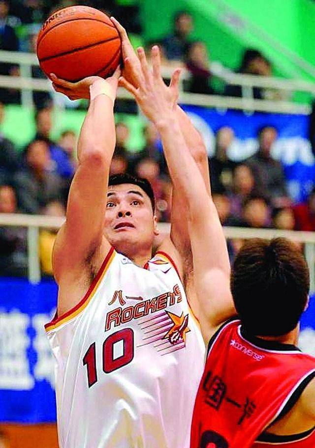 八一男篮五虎:王治郅二婚,李楠遭禁赛,刘玉栋,张劲松近况如何_篮球