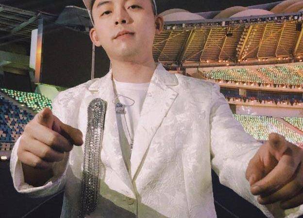 男友卓越无动静引争议,曾点赞赵梦生日祝福微博_陈坤_网友