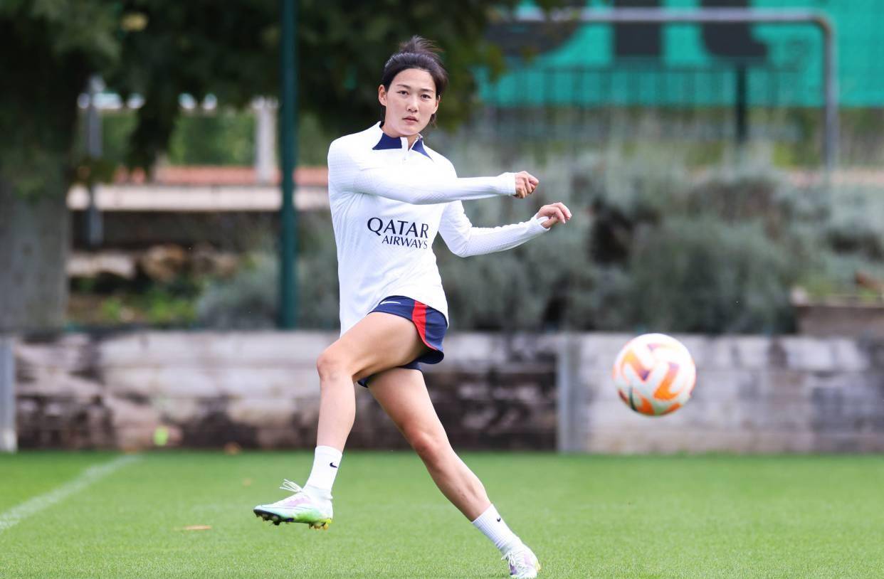 杨莉娜:女足冠军功臣有穿13号球衣的球员性格_能力_中场_防守型