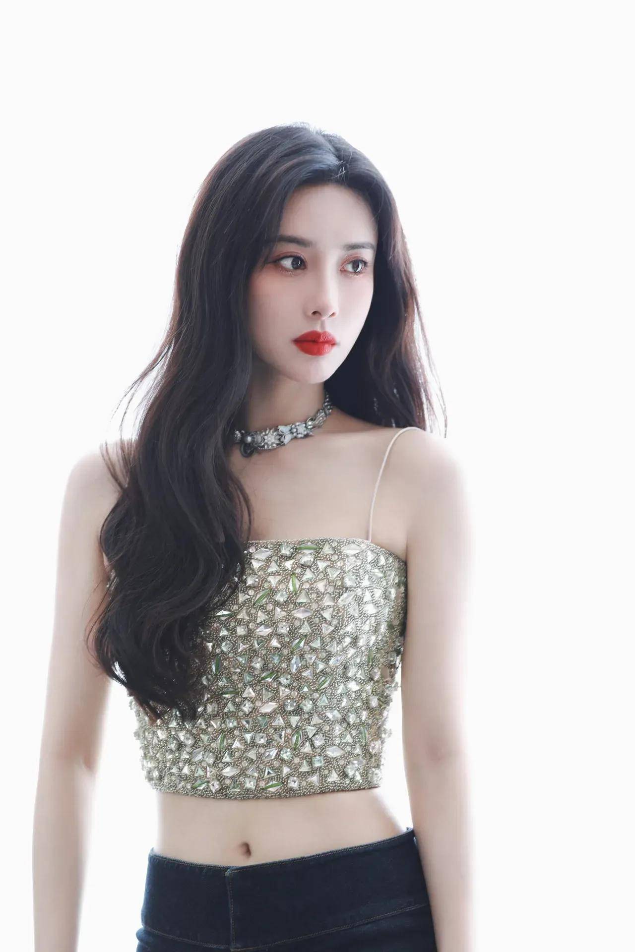 孟子义的身材也太好了吧!几分似杨幂,侧脸像angelbaby_女神_活动_认可