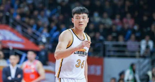 鄢手骐在辽篮中爆发,三分命中率100%,为球队增加火力支持_辽宁_比赛