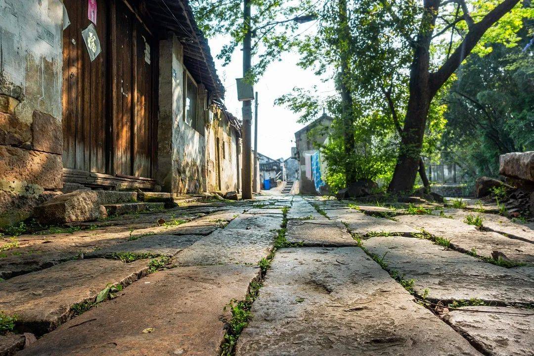 江南水乡石板路图片