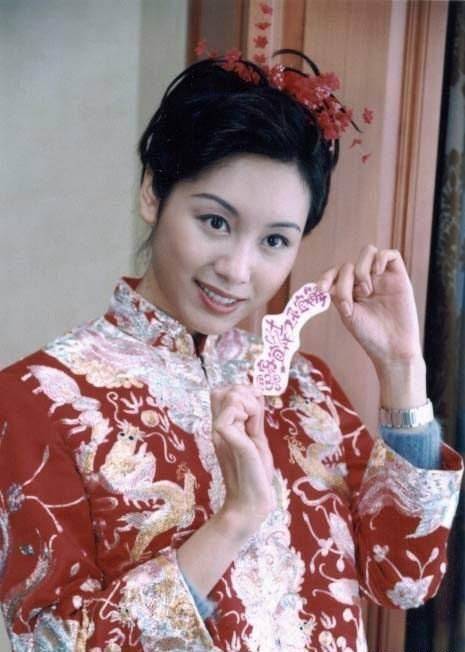 的女性群像剧和现在的国产悬浮剧一比,差距就出来了_郭可盈_剧中_港剧