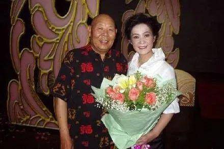 2006年获首届河南曲剧艺术节"河南曲剧十大名旦"奖.