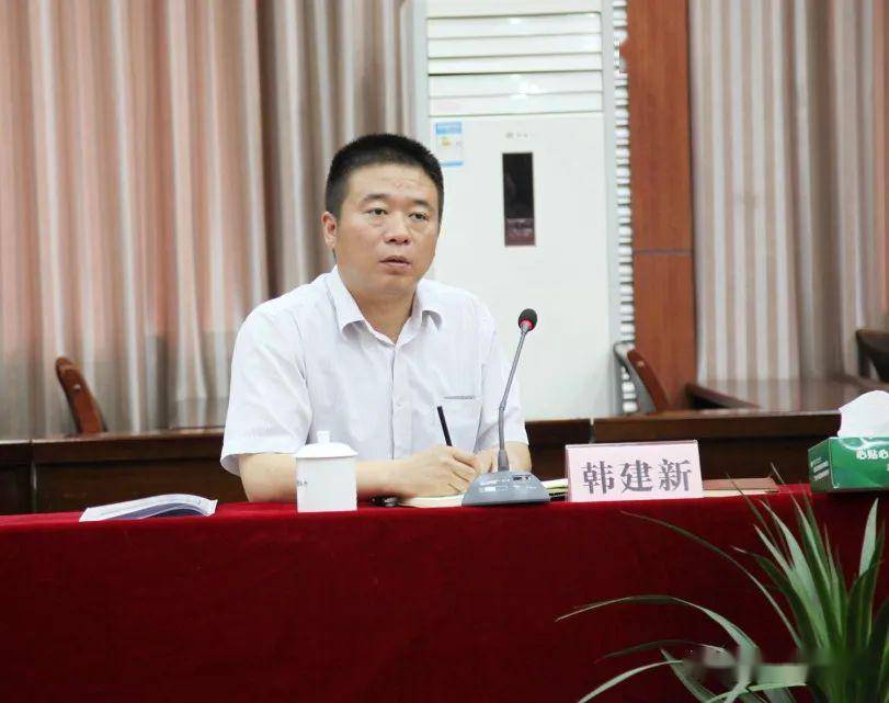 随后,东城支行行长闫斌,东张支行行长王兵,七级支行行长张育耕,牛杜