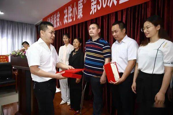 近年来,在市委,市政府的坚强领导和社会各界的大力支持下,阆中残疾人