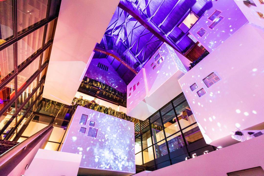 胶囊睡仓,空中客房.这家网红酒店彻底打破了旅馆的传统