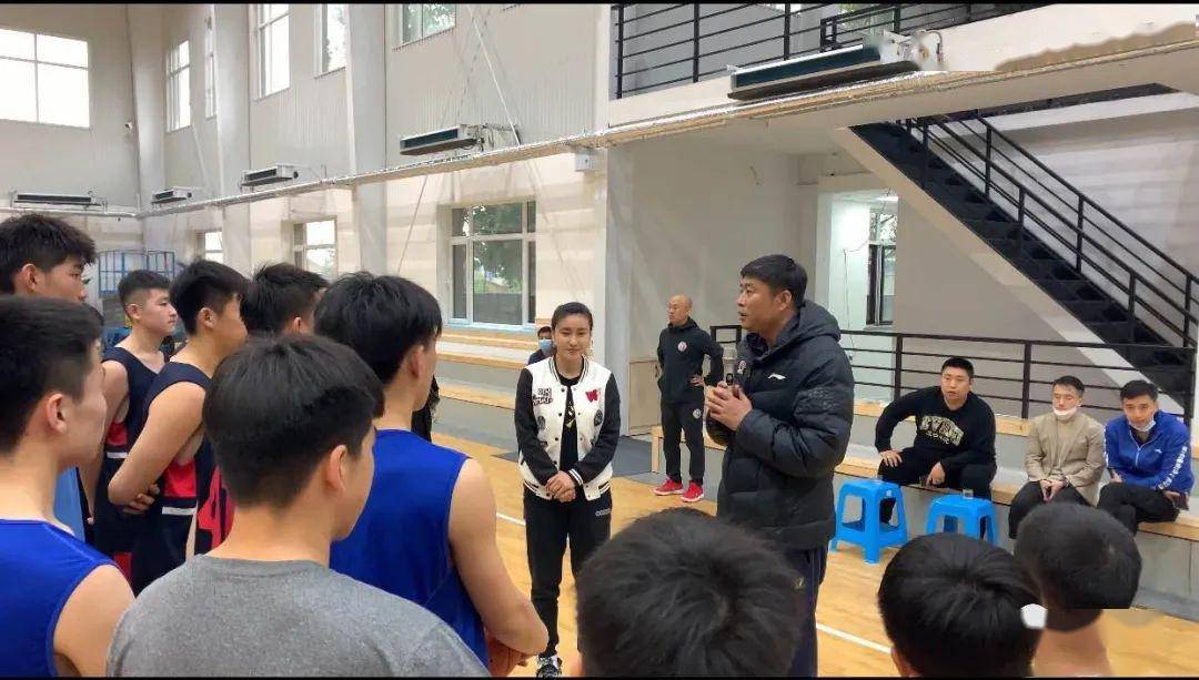 热点市长杨洪波点赞篮球热血少年大有可为奔跑吧海城市金鸿篮球训练营