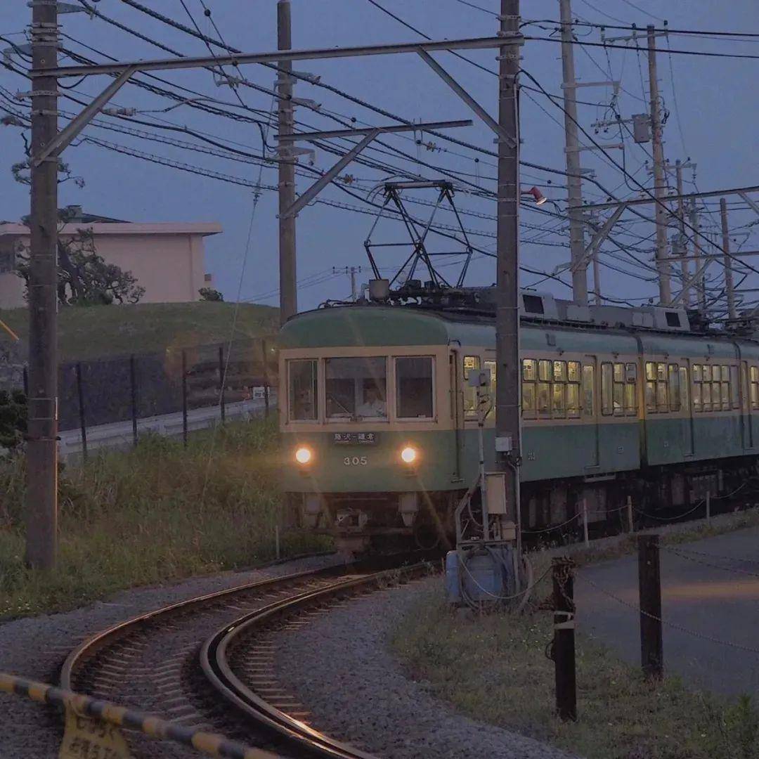 朋友圈背景图抖音上比较火的封面图