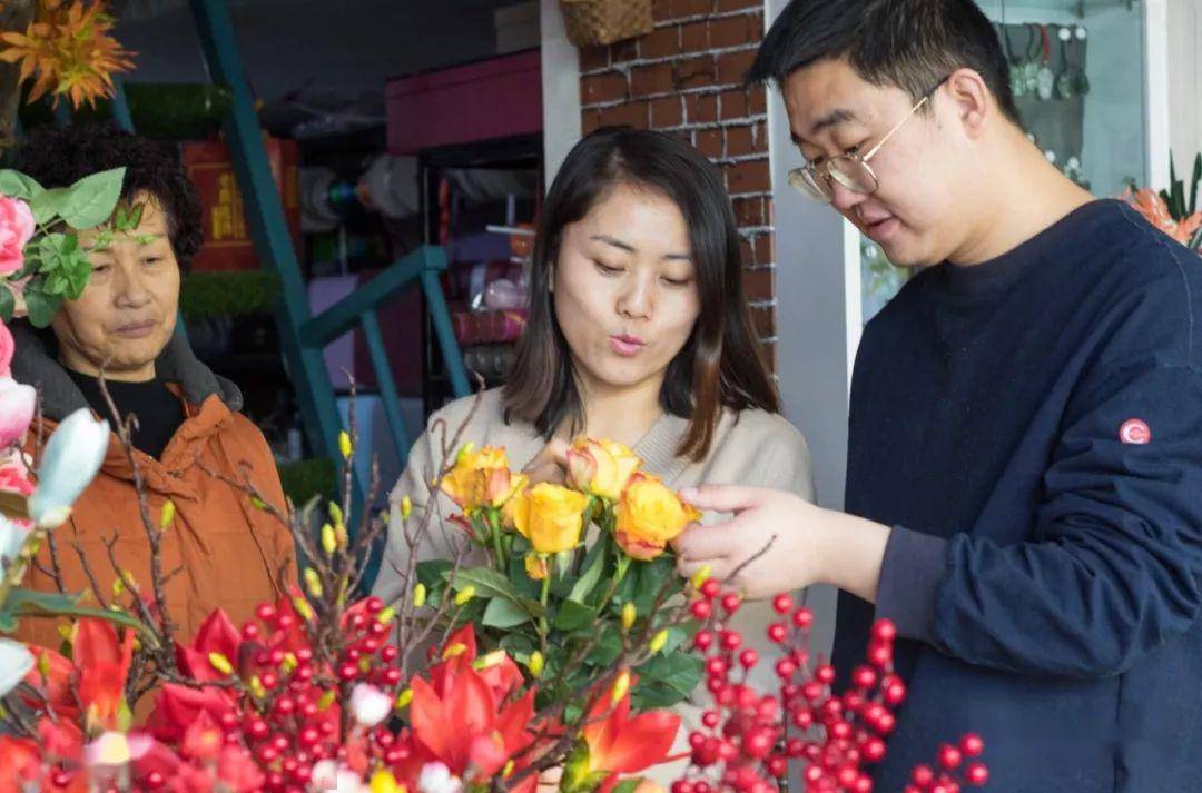 南谷新村2019年新建花卉产业基地,试种"爱莎"等10多种新品种玫瑰获得