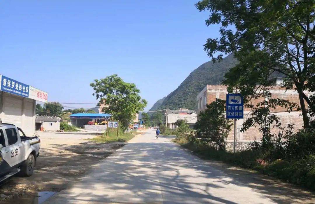 南丹六寨镇路段新增2个监控取证设备