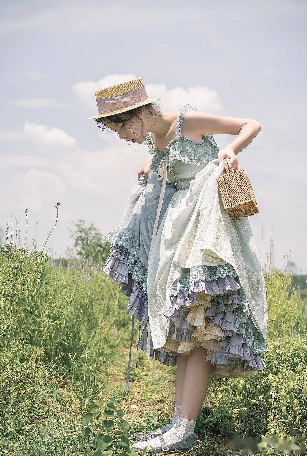 上架时间:5月30日商品名:追忆似水年华@js洋装贩售现货今天为大家带来