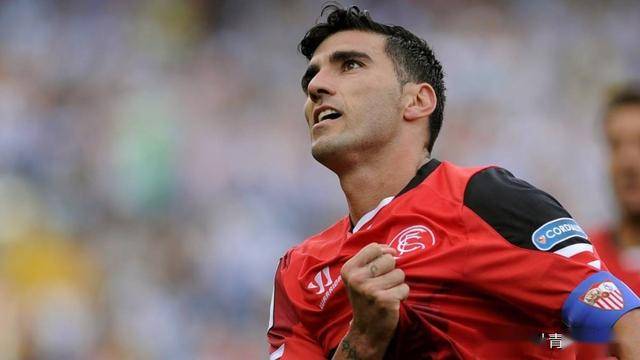 雷耶斯车祸去世1年,家人悲痛欲绝!母亲暴瘦80斤,整日不出门